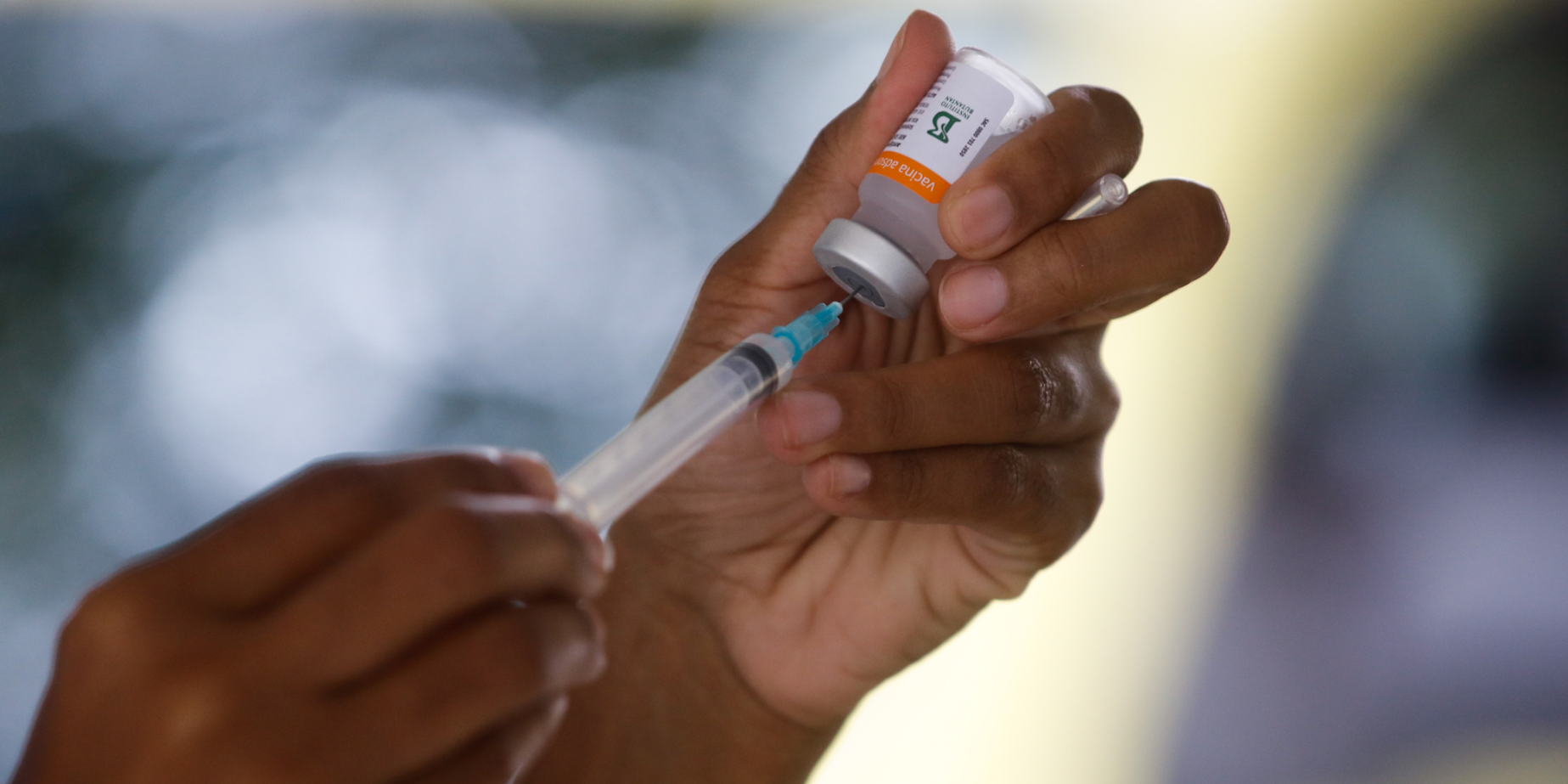 Com vacinação atrasada, cidade do RJ cria posto ‘secreto’ para aplicar Coronavac